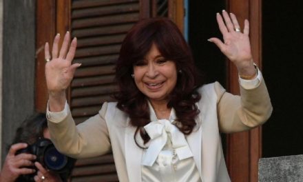 Organizaciones sociales rechazaron persecución a Cristina Fernández