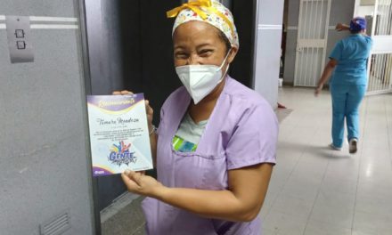 Tamara Mendoza: «Trabajo para dar ayuda y cariño a los padres de niños hospitalizados en el piso 4 del HCM»