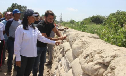 Gobernadora Karina Carpio y alcalde Rafael Morales supervisaron obras en La Esmeraldita