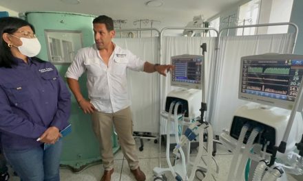 Gobernadora Karina Carpio entregó ventiladores mecánicos a Unidad de Cuidados Intensivos Neonatales del HCM