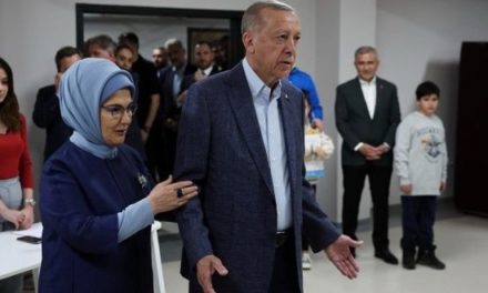 Alianza gobernante mantiene mayoría en Parlamento de Türkiye