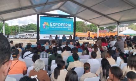 Vicepresidenta Delcy Rodríguez participó en Expoferia Oportunidades de Estudio en Miranda