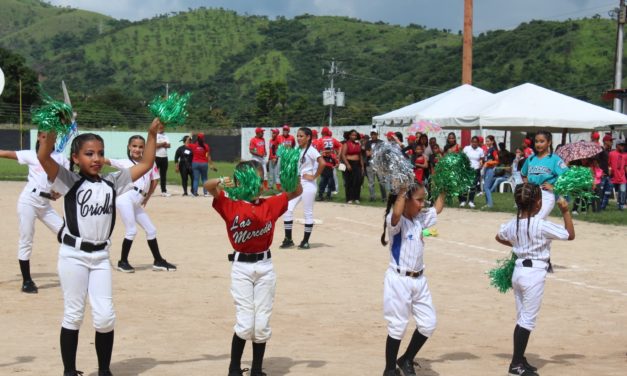 San Mateo disfrutó del Béisbol Show de los Artistas