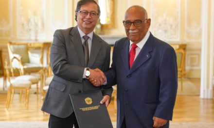 Presidente Petro recibió credenciales del embajador de Venezuela en Colombia