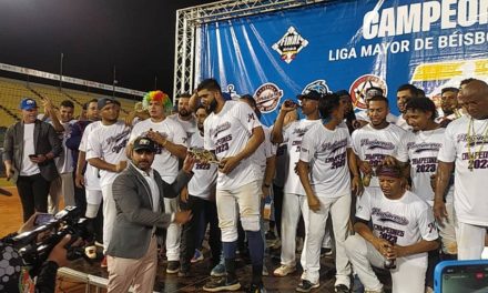 Jefe de Estado saludó victoria de Marineros de Carabobo en Liga Mayor de Béisbol Profesional