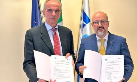 Venezuela e Italia firmaron acuerdo de colaboración técnico-operativa en aviación civil
