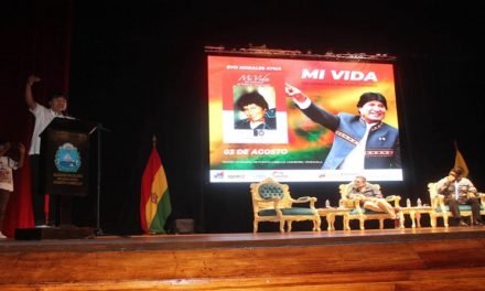 Evo Morales presentó su libro autobiográfico «Mi vida: De Orinoca al Palacio Quemado»