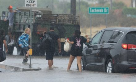 Tormenta tropical Hilary avanza sobre Baja California y se adentra a EEUU