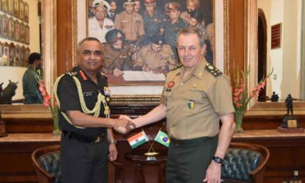Autoridades fortalecen cooperación militar entre Brasil e India