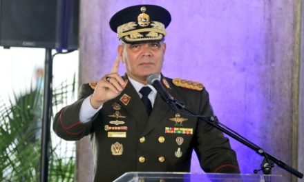 Padrino López ratificó su compromiso en la defensa de la soberanía nacional y la democracia