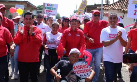 Marea roja se desbordó en Camatagua en apoyo al presidente Nicolás Maduro