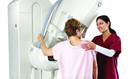 Especialistas insisten en la mamografía anual para prevenir cáncer de mama