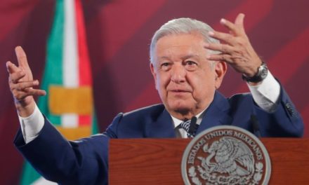 Presidente López Obrador informó que bajó el nivel de pobreza en México
