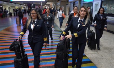 Conviasa vuelve a hacer historia con vuelo internacional tripulado sólo por mujeres