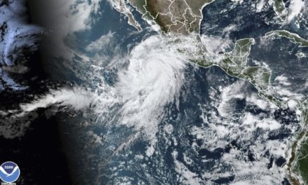 Huracán Hilary provoca inundaciones y oleaje elevado en varios estados de México﻿