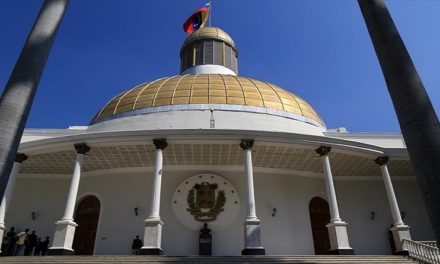 Parlamentarios evalúan propuesta de ley sobre procesos electorales del Poder Popular