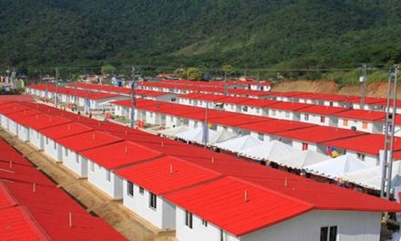 Avanza producción de cumbreras para techos de viviendas Petrocasa