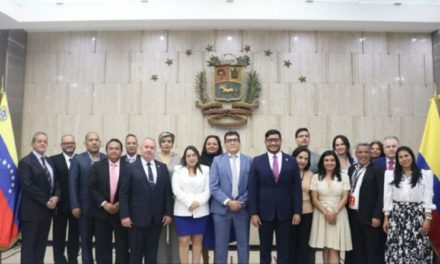 Venezuela y Colombia firmaron 16 compromisos sobre Asuntos Consulares y Migratorios