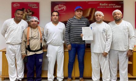 Entregados certificados del programa recreativo laboral a trabajadores de diferentes empresas en Aragua