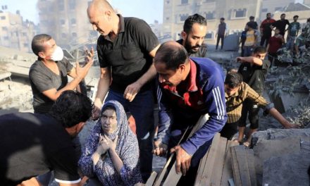 Cifra de fallecidos en Gaza por bombardeos israelíes supera los 8.300