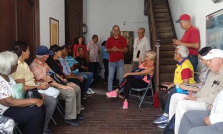 Museo Casa de Mariño realizó conversatorio sobre el poeta Sergio Medina