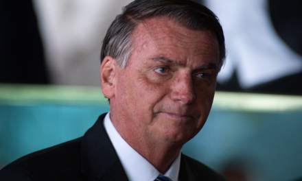 Justicia electoral retomó juicio contra Bolsonaro