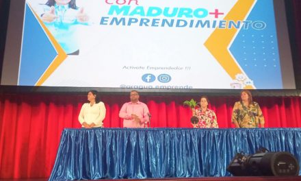 Gobierno de Aragua otorgó documentos de formalización a más de 600 emprendedores