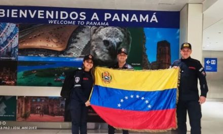 Bomberos aragüeños participan en curso internacional de arcón en Panamá