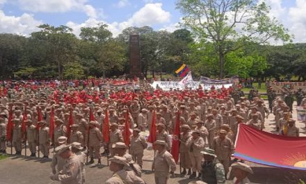 Más de ocho mil milicianos mostraron apoyo a Maduro en Campo de Carabobo