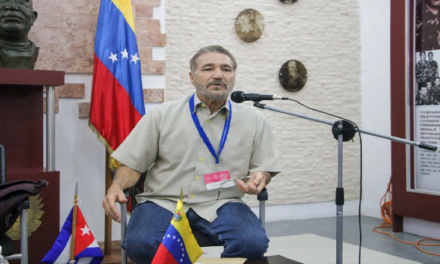 Escritor Cósimo Mandrillo ganó Concurso de Poesía en Bienal de Literatura