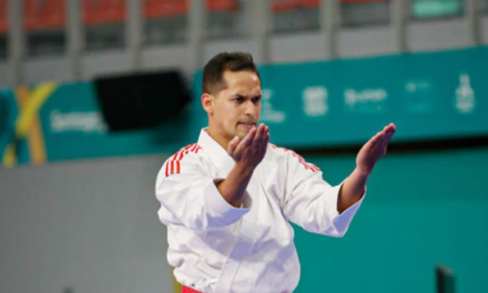 Cleiver Casanova alcanzó medalla de plata en karate en Santiago 2023