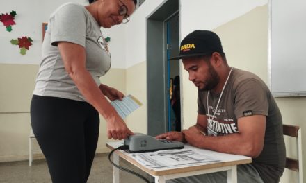 Gran participación en simulacro electoral en Las Tejerías