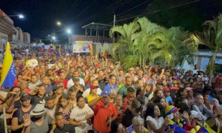 Maduro destacó masiva movilización del pueblo de Aragua en defensa del Esequibo