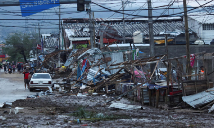 Se eleva a 49 los fallecidos por huracán Otis en México