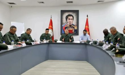 Alto Mando Militar y ministro Ñáñez definen estrategias comunicacionales para el referéndum