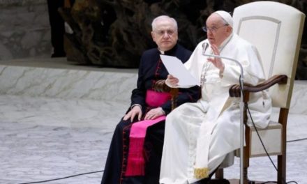 Papa Francisco elevó una oración por las víctimas de la guerra
