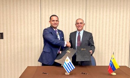 Establecen acuerdos bilaterales para iniciar ruta aérea Caracas-Montevideo