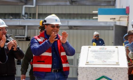 Inauguran primera planta de litio de Potosí en Bolivia