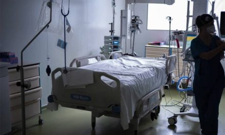 Francia cerró más de seis mil camas en hospitales y clínicas