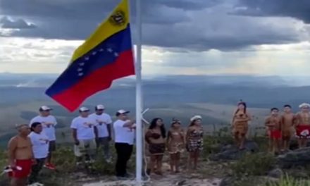 Bandera de Venezuela fue izada en territorio de la Guayana Esequiba