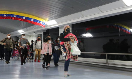 Venezuela anunció vuelos de repatriación de migrantes desde Chile en los próximos días