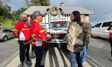 Gobierno regional entregó ambulancia en la Colonia Tovar