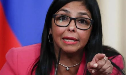 Delcy Rodríguez: Venezuela no se arrodillará nunca ante el imperialismo