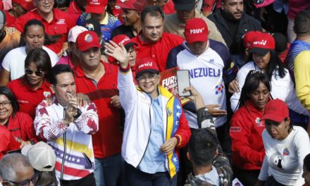 #EnFotos || Gobernadora Karina Carpio comanda marcha Furia Bolivariana