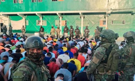 Fuerzas de seguridad de Ecuador mantienen operaciones en cárceles y calles