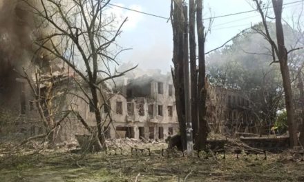 Misil ruso alcanzó un hospital en Ucrania