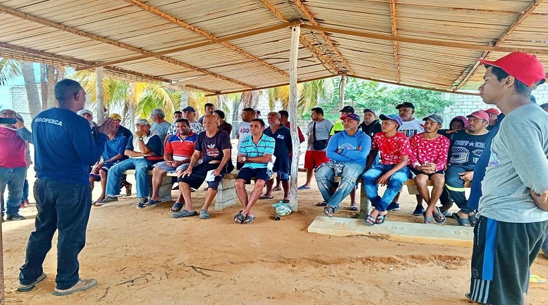 Pescadores debaten las 7T en el área productiva