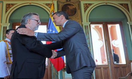 Presidente de Paraguay recibe Cartas Credenciales de embajador Ricardo Capella