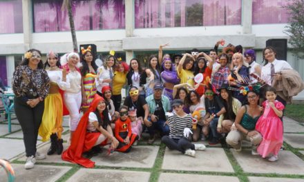 Estudiantes de la UBA realizaron concurso de disfraces para celebrar el Carnaval