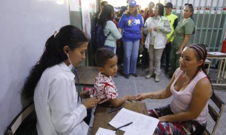 Plan «Amor en Acción» atendió a más de dos mil familias en la Croquera